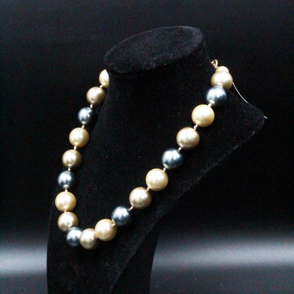 Carolee Designer Signed Faux Pearl Glass Grey Champagne Large Bead NOS Necklace - Picture 7 of 16
